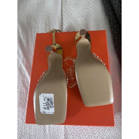 Nalebe
Stellar Embellished Mesh Pumps - Picture 6 of 7